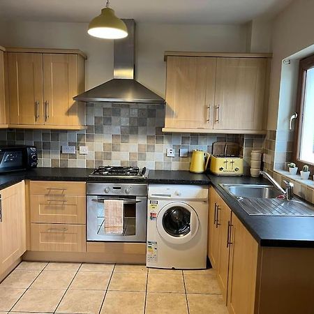 Lovely 2 Bedroom Family Apartment In Newcastle Newcastle (Down) Exterior foto